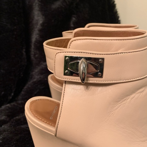 Beautiful Givenchy ankles boots 👢 use see pic - Picture 2 of 9